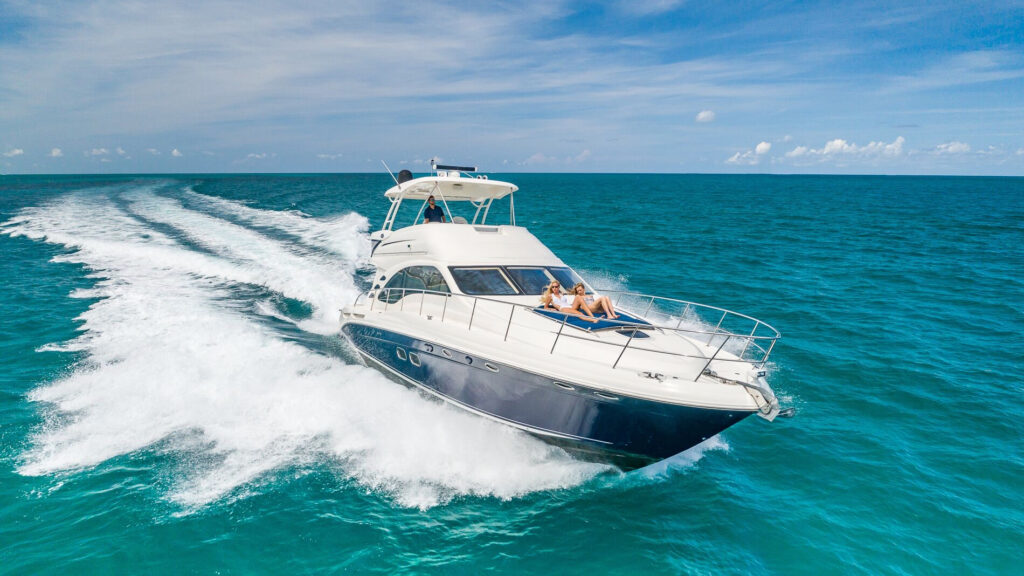 58′ SeaRay Sedan Flybridge Yacht Miami Charters