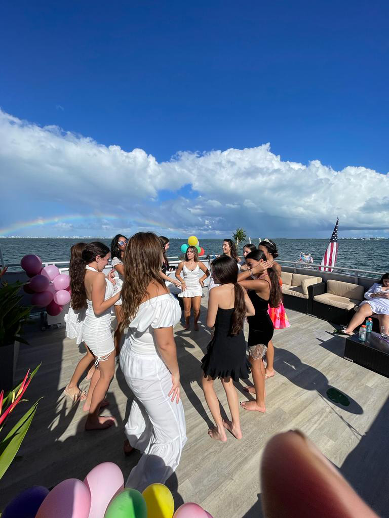 web-Celebration-Party-Yacht-Miami-11