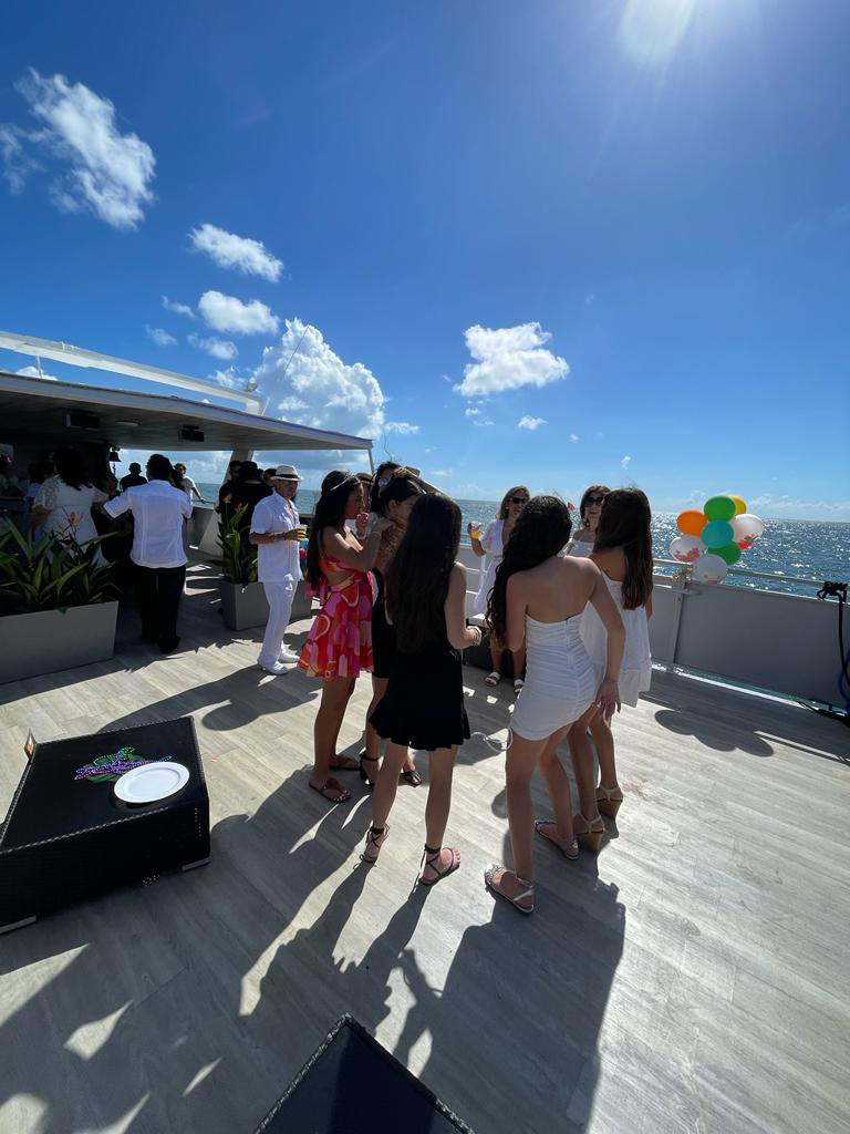 web-Celebration-Party-Yacht-Miami-2