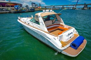 Luxury Yacht Rental Maim